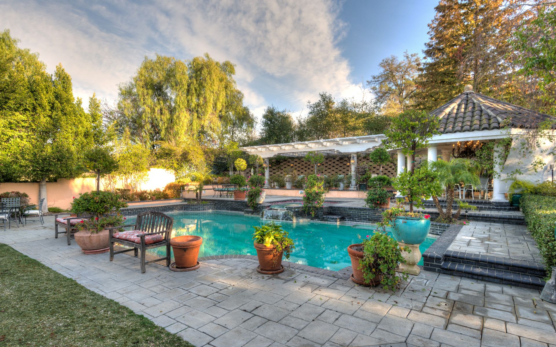 listing-img