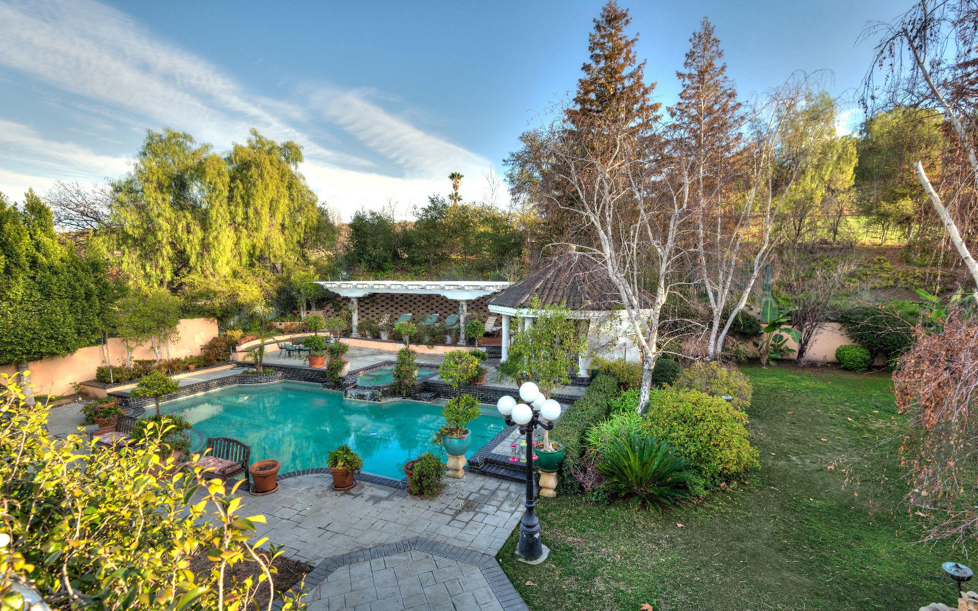 listing-img