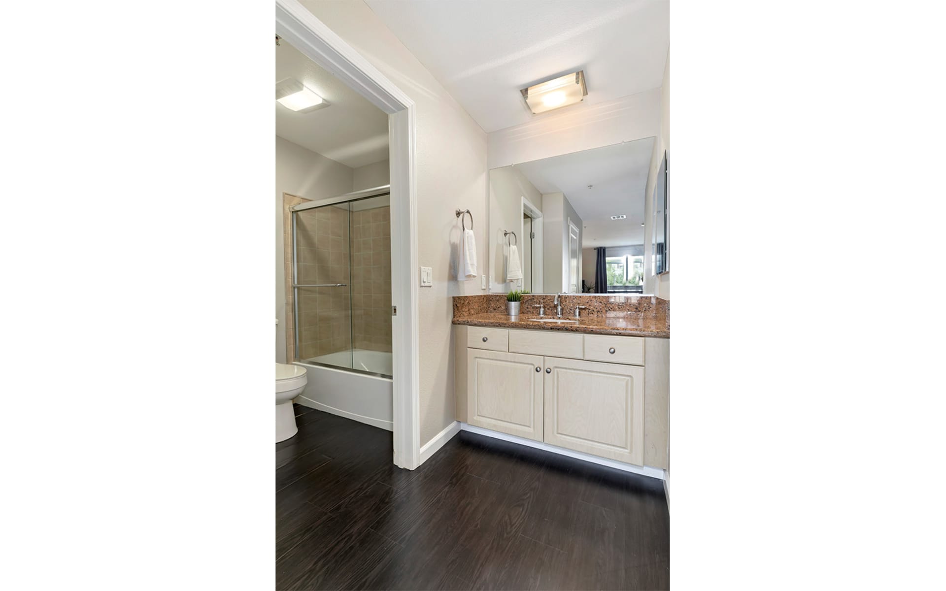 listing-img