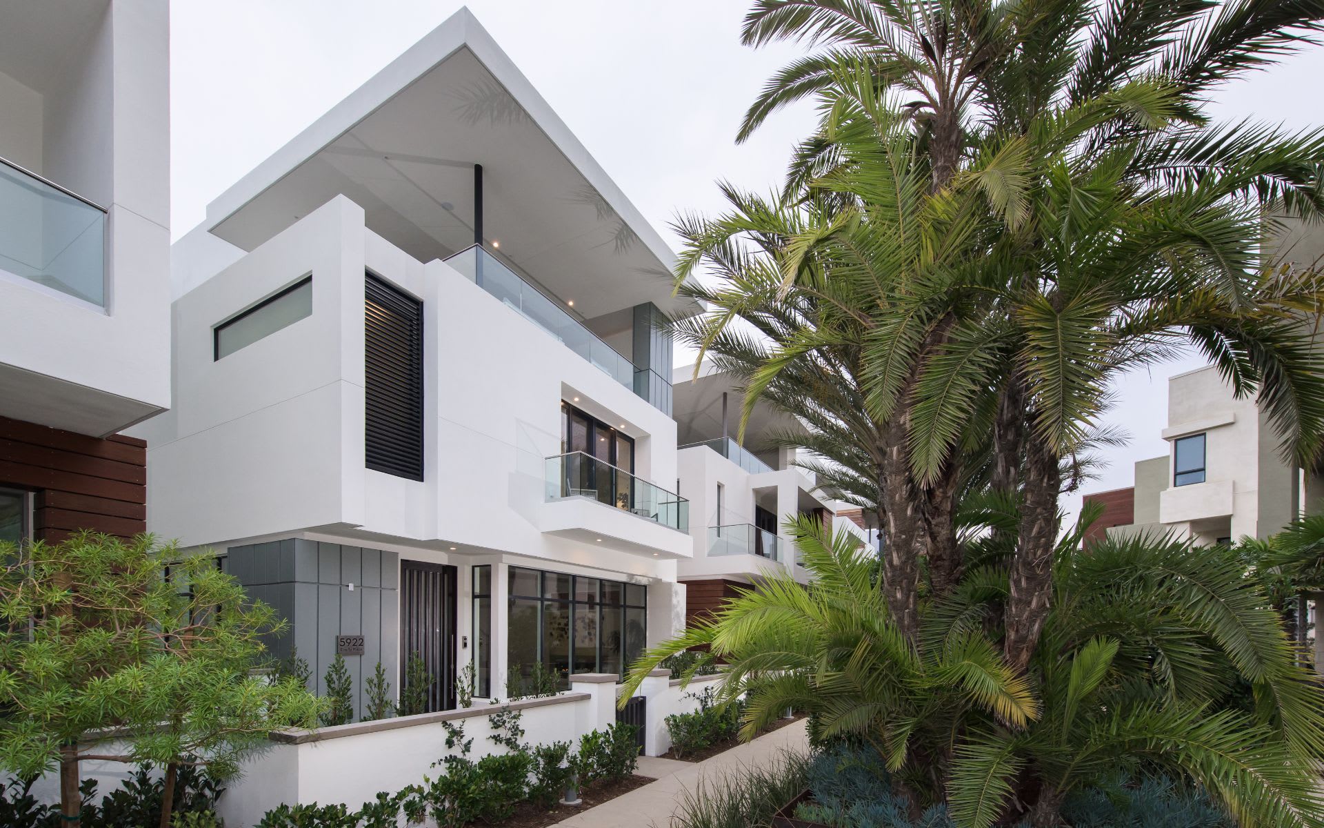 listing-img
