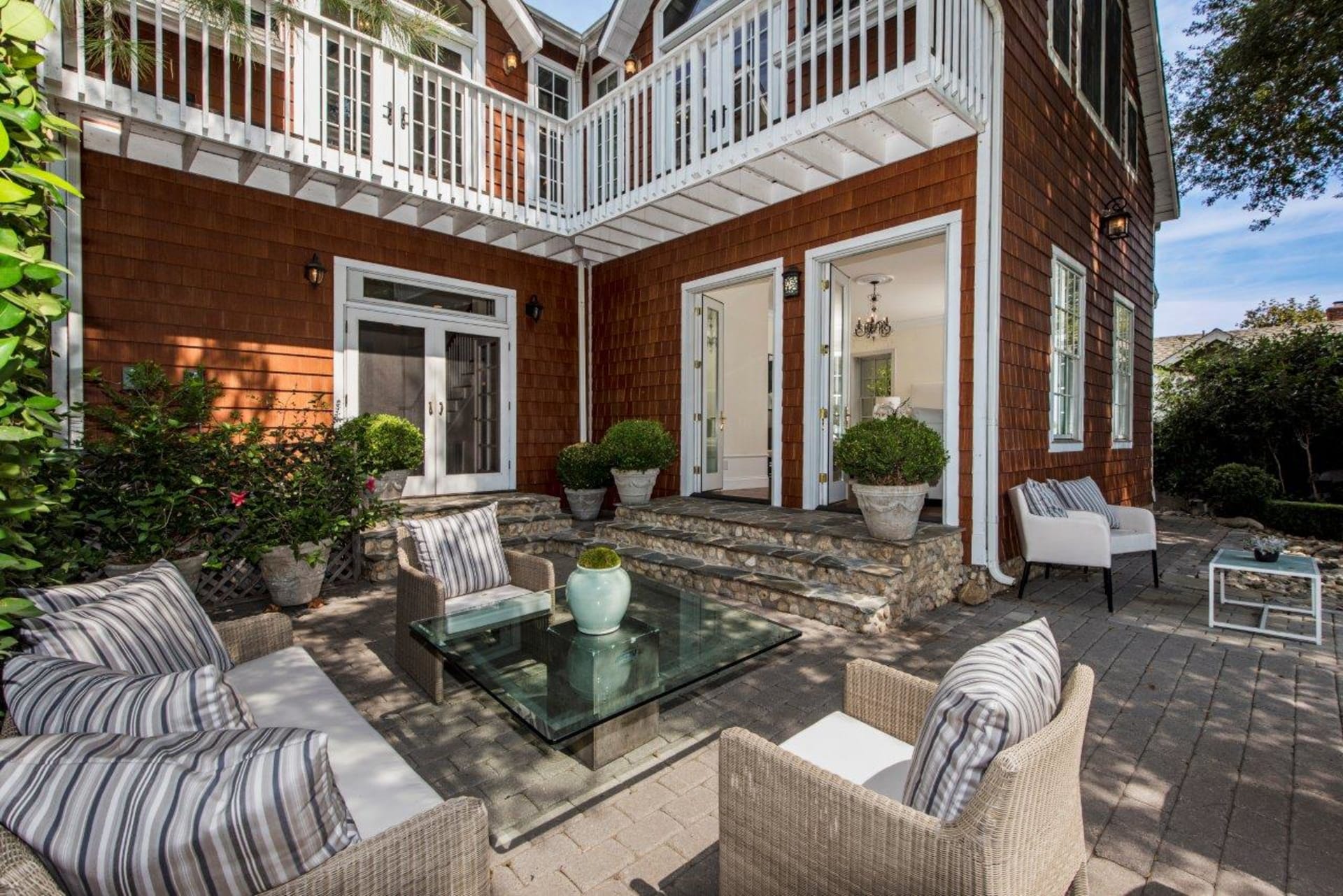 listing-img