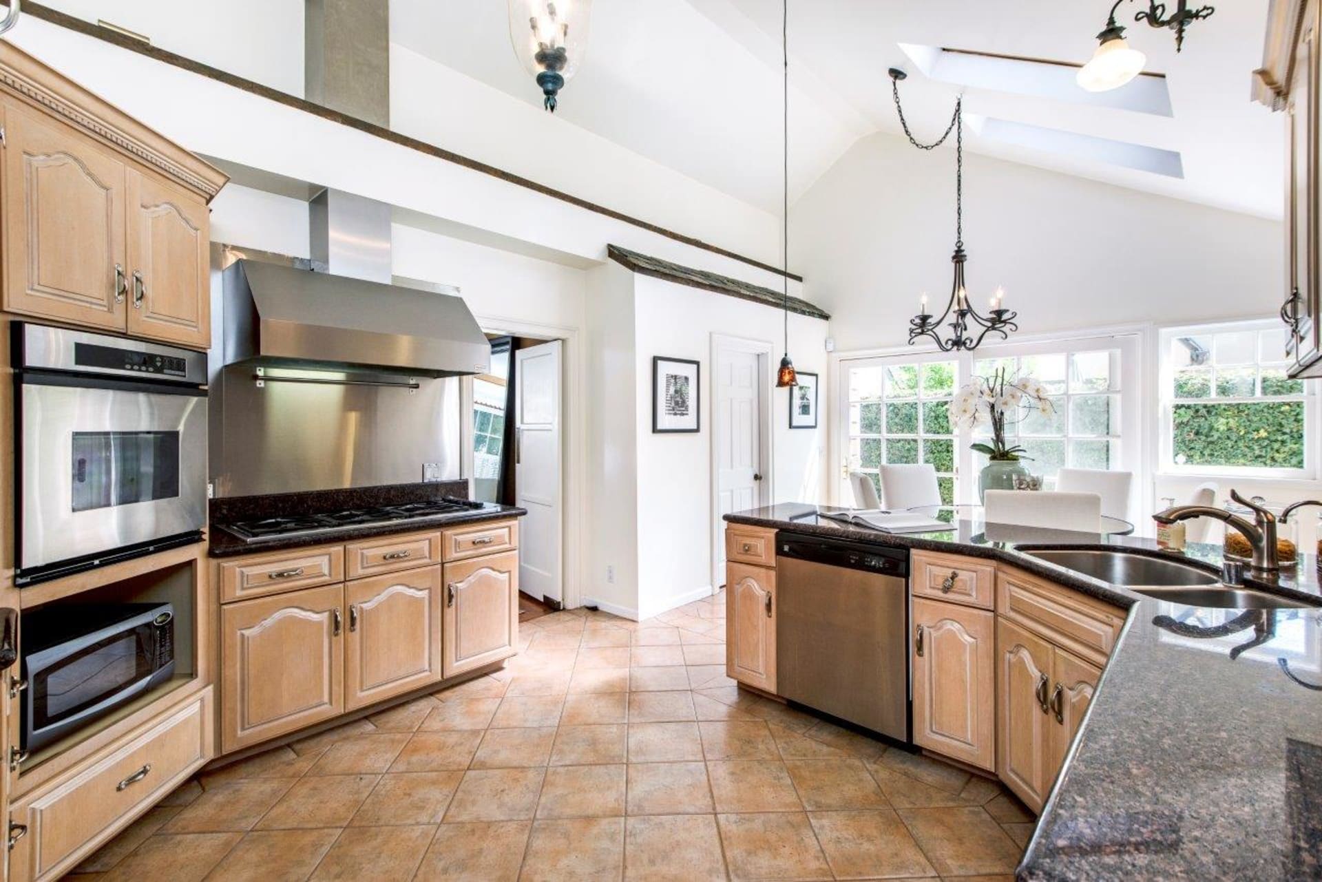 listing-img