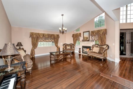 listing-img