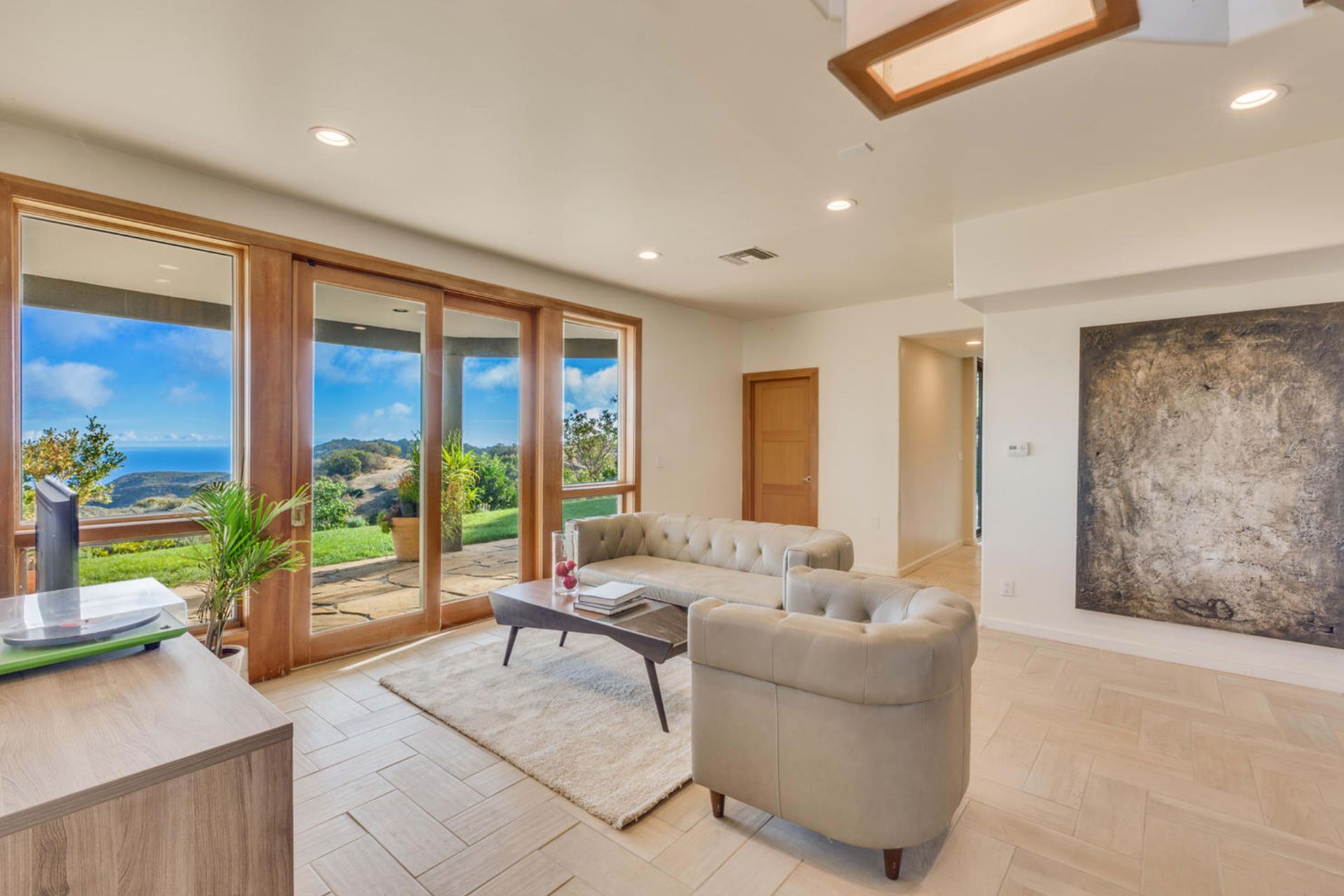 listing-img
