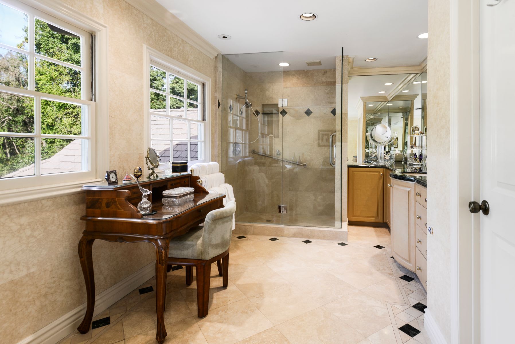 listing-img