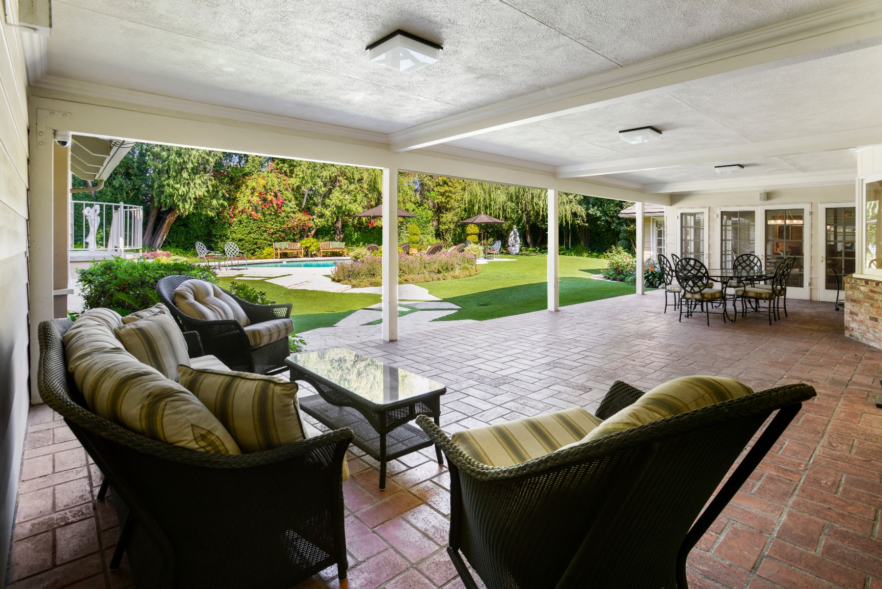 listing-img