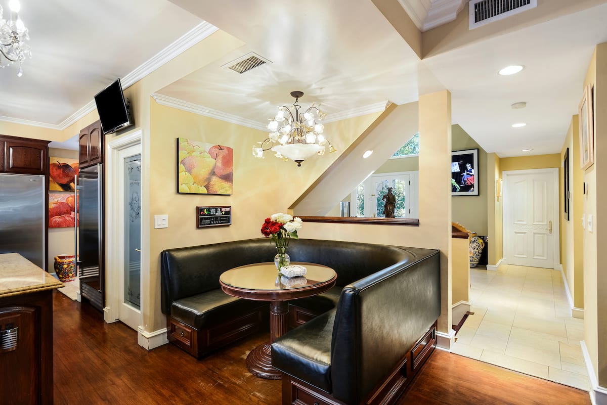listing-img