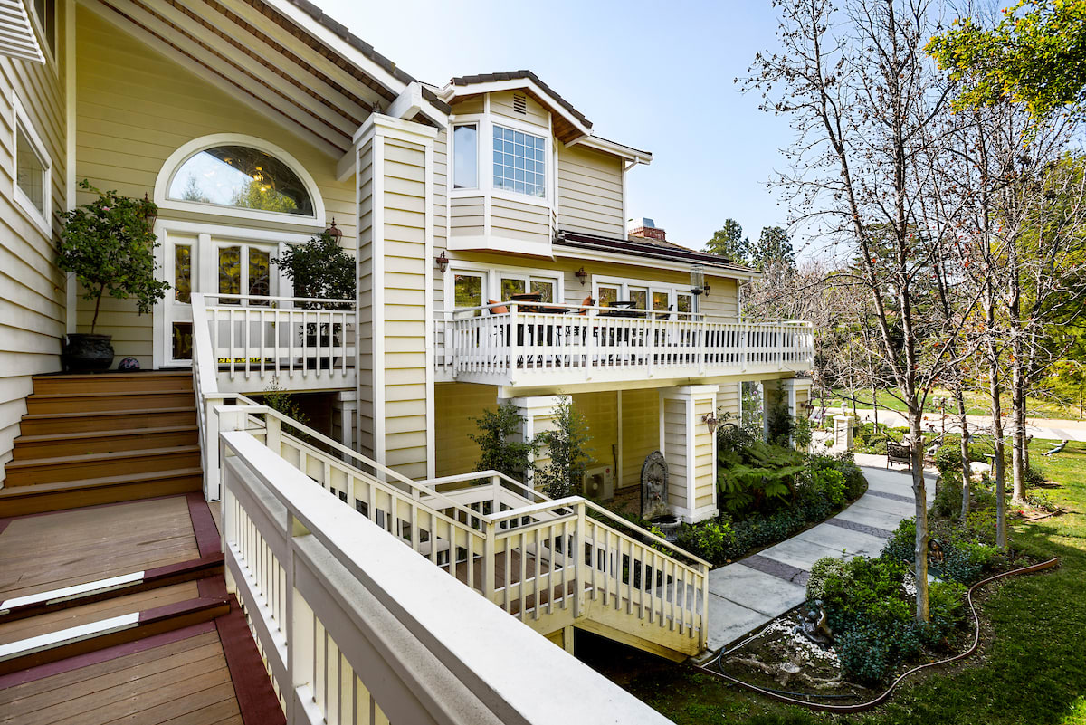 listing-img