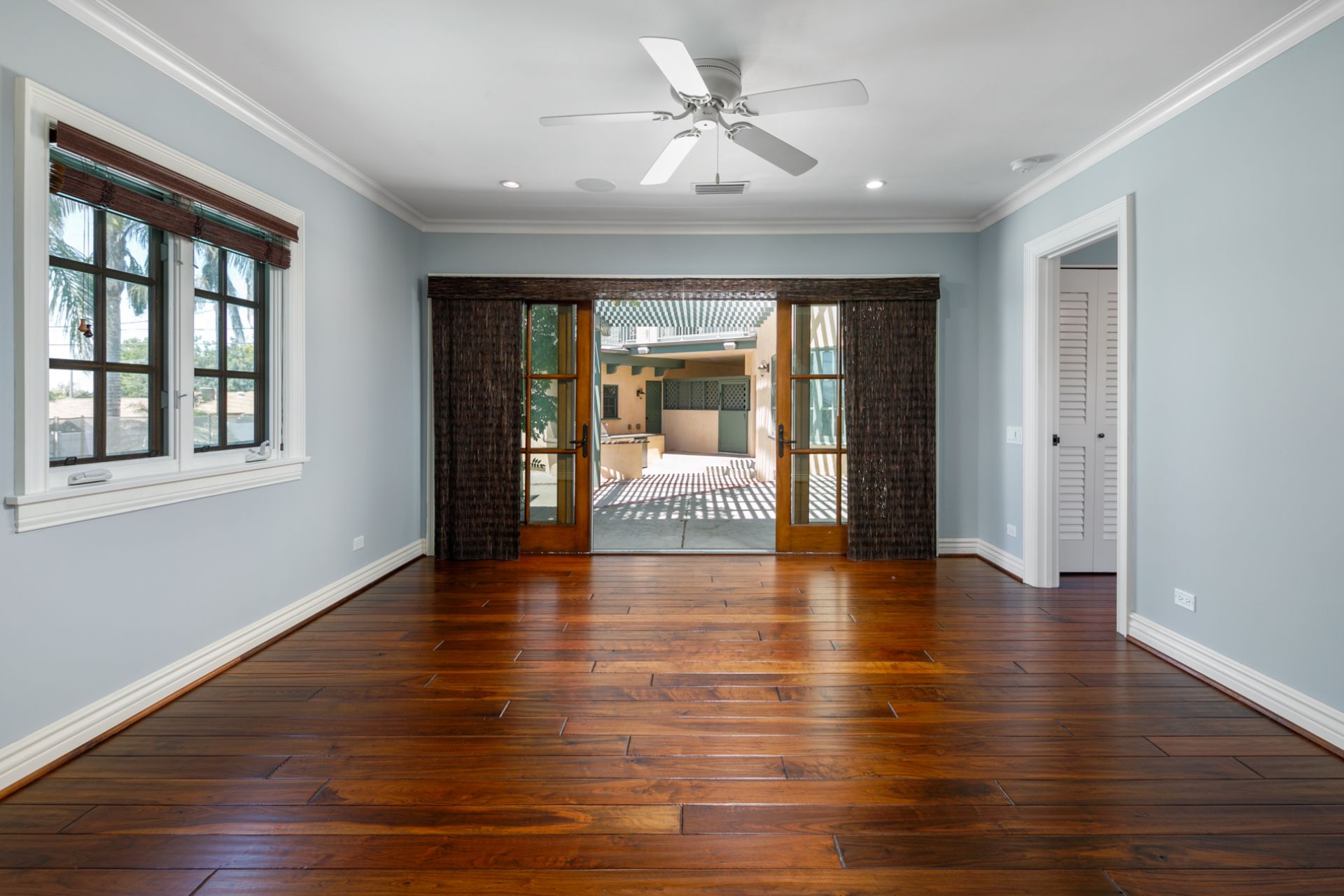 listing-img