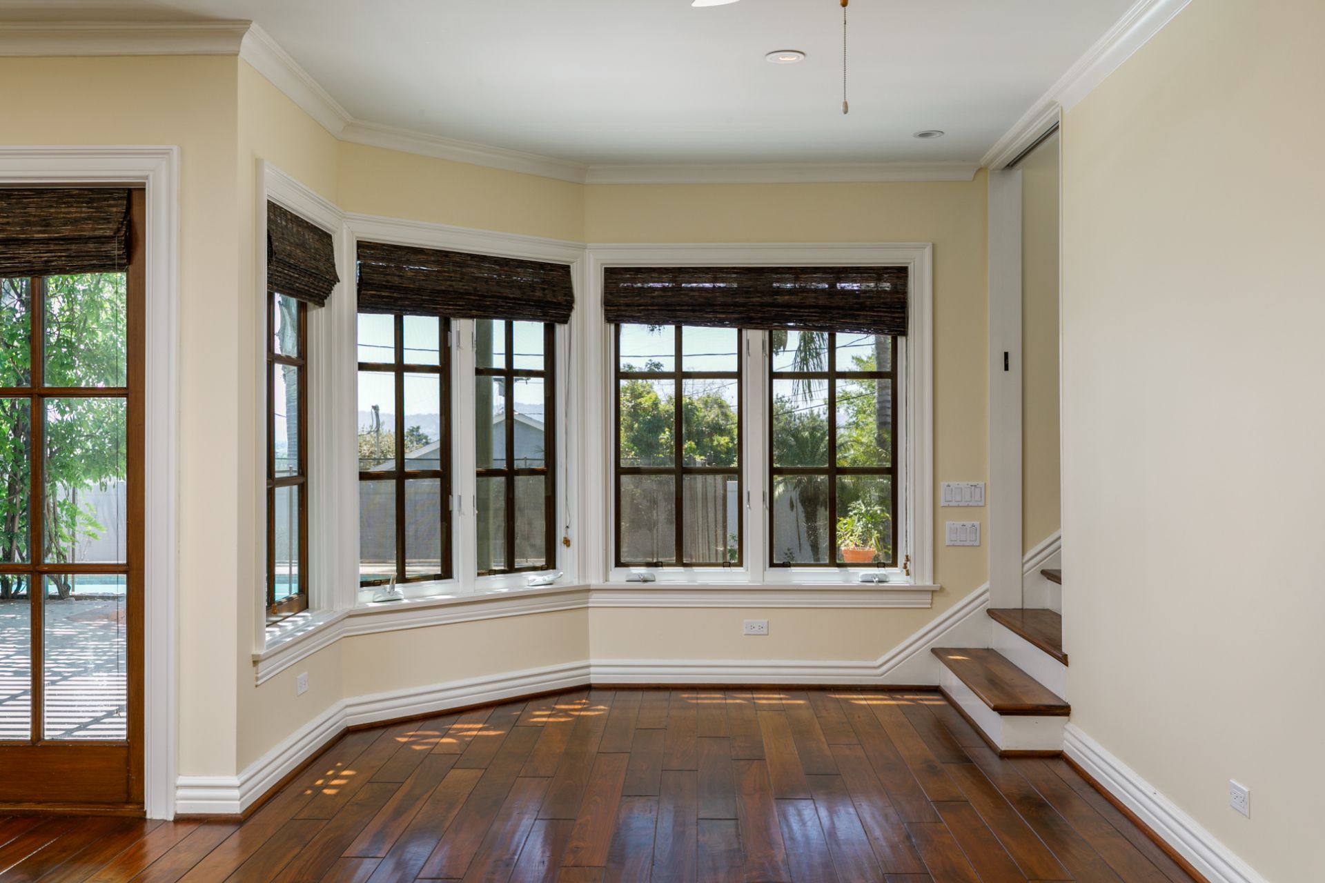 listing-img