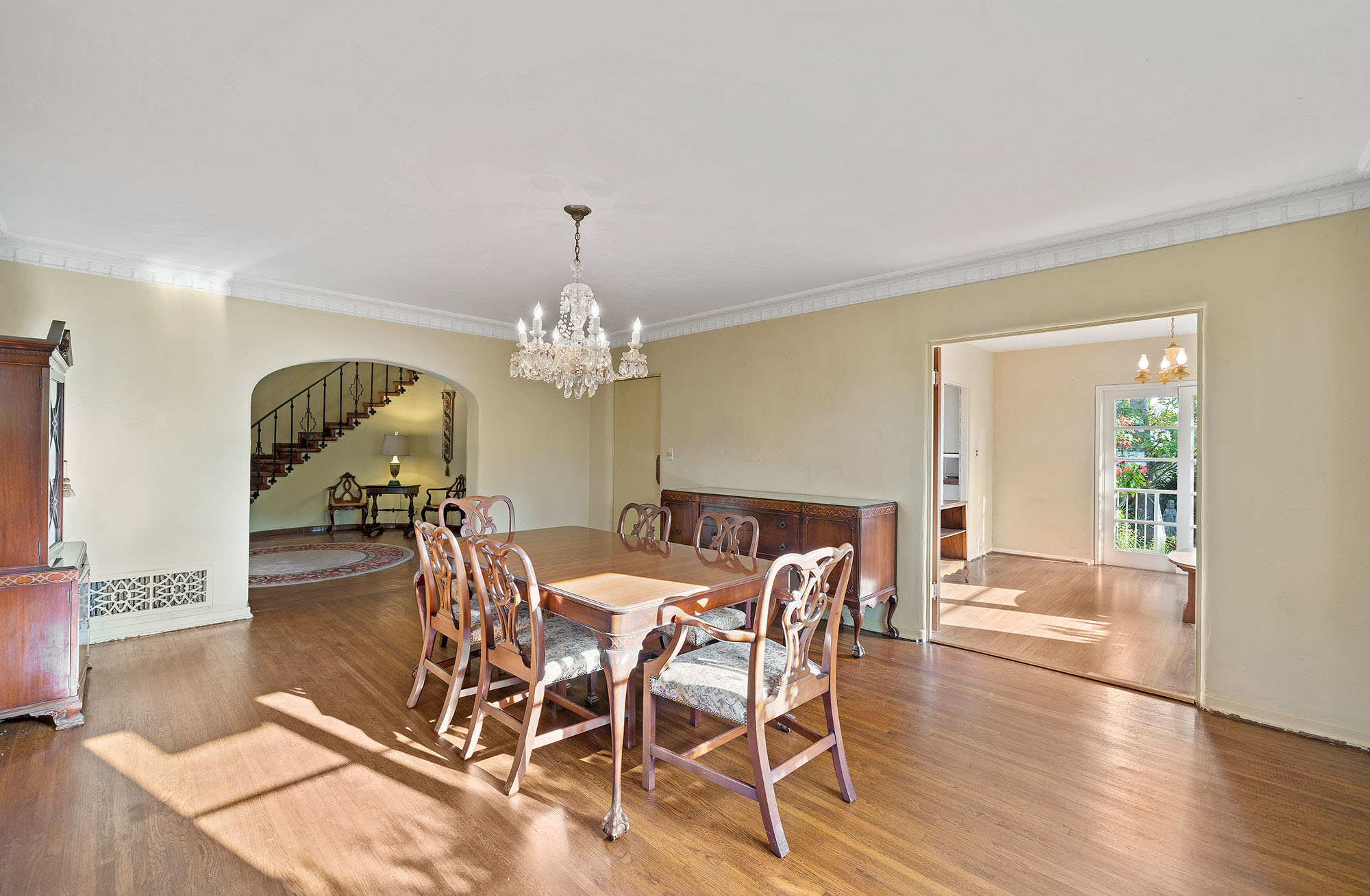 listing-img