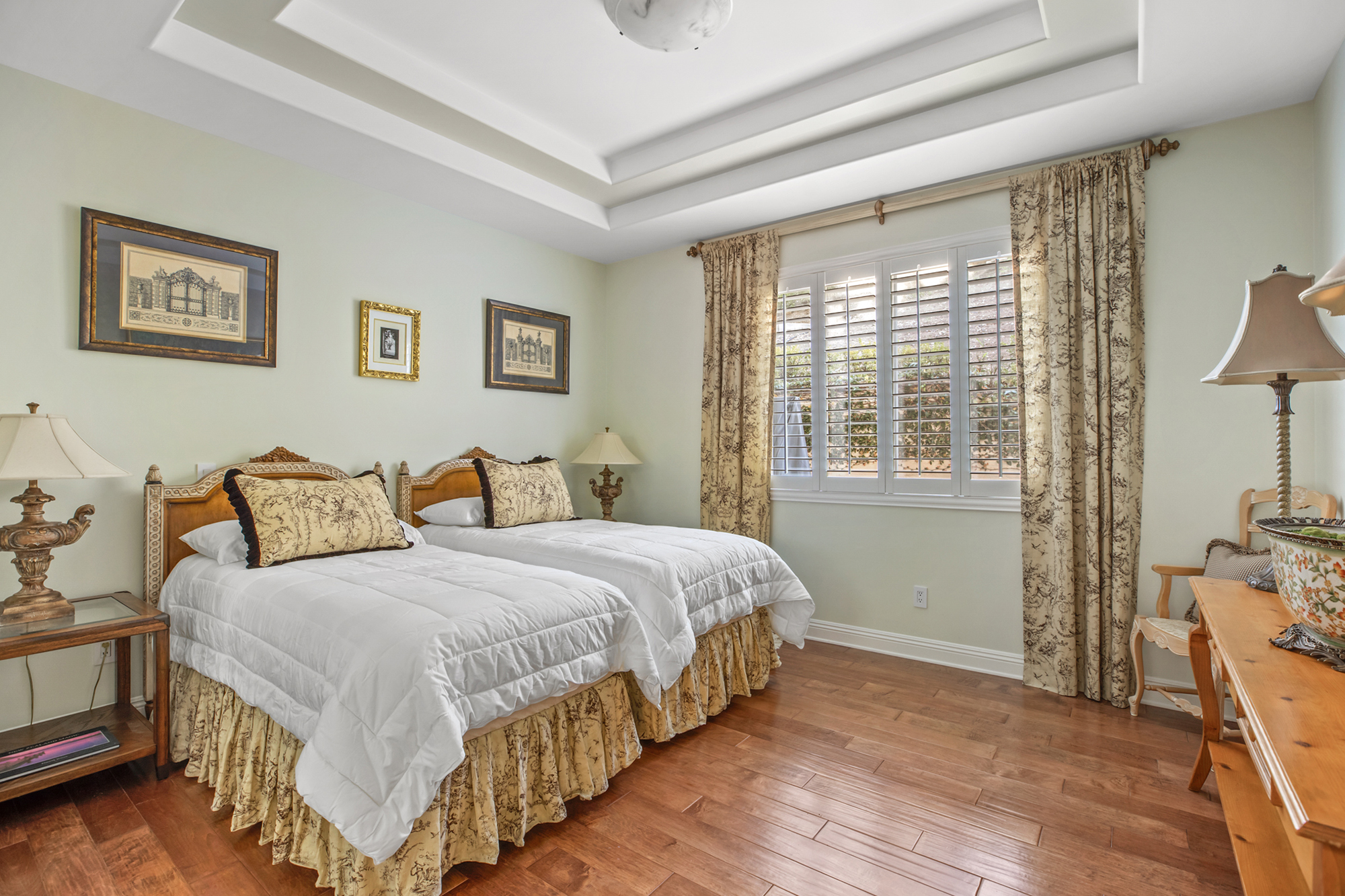 listing-img