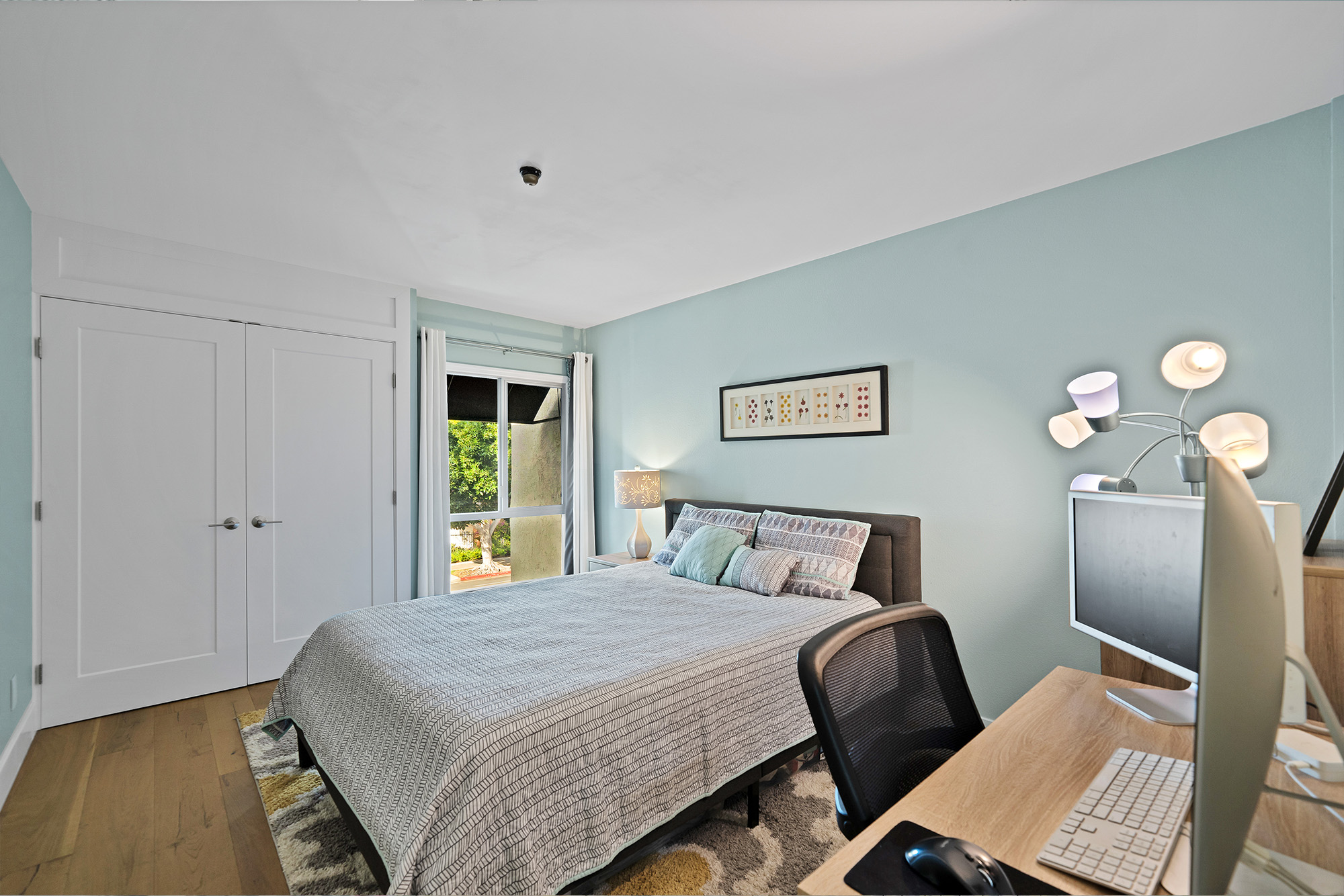 listing-img