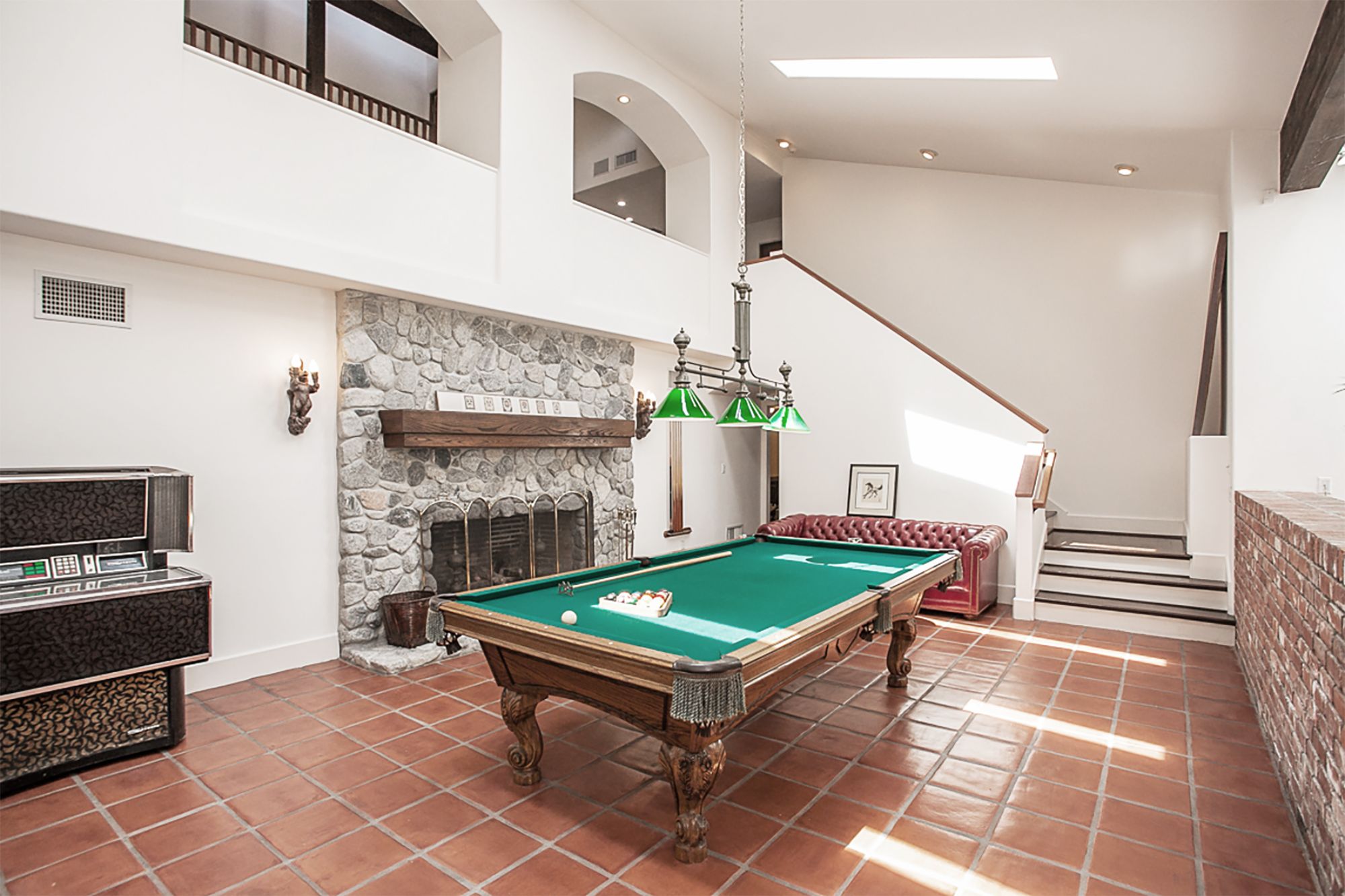 listing-img