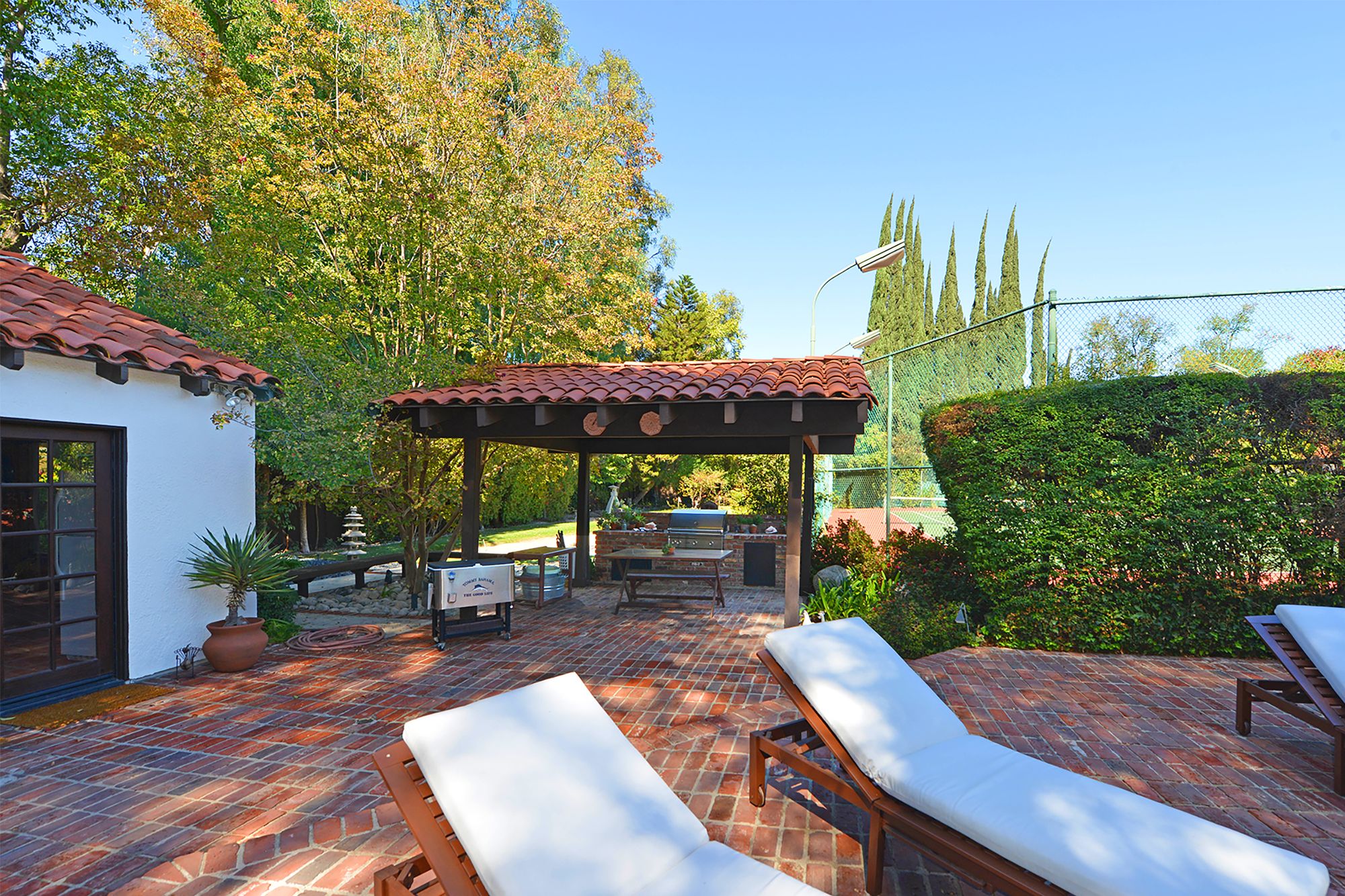 listing-img