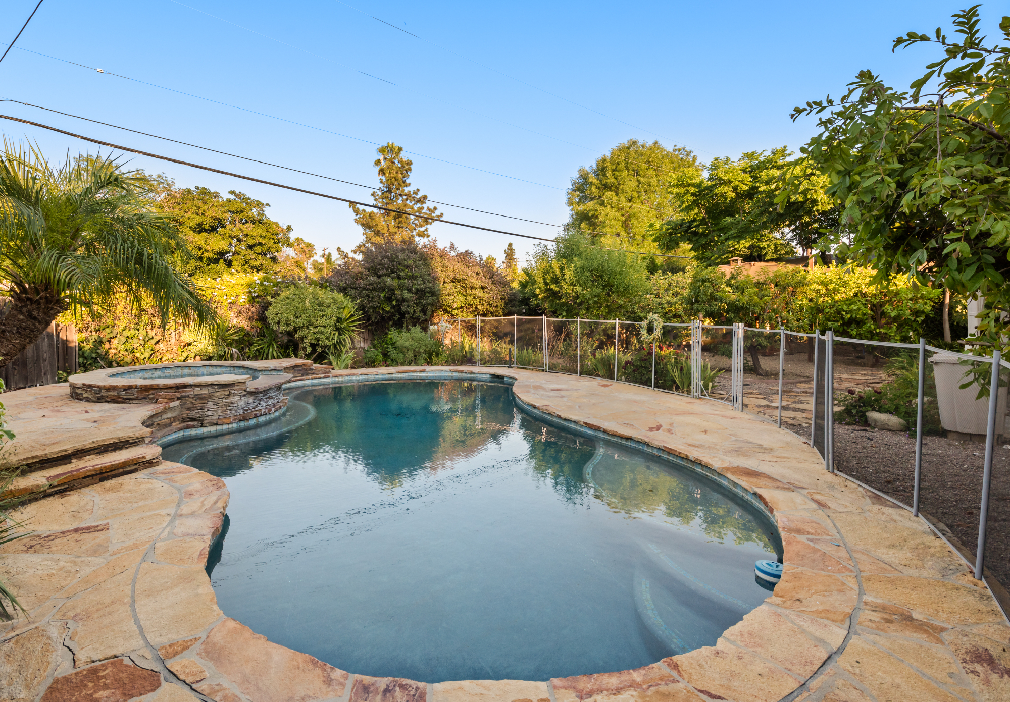 listing-img