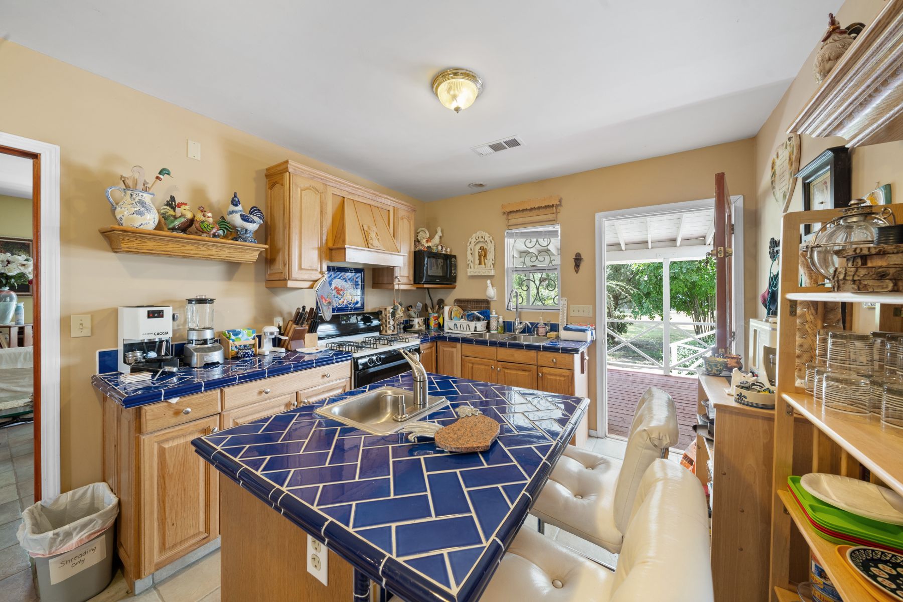 listing-img