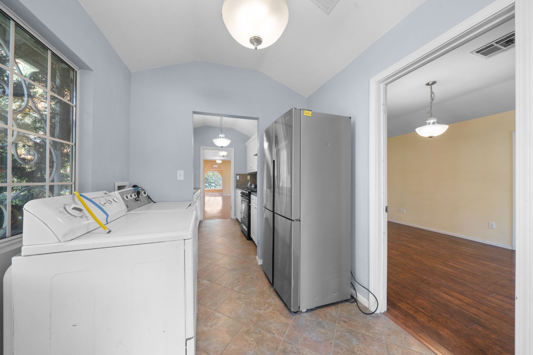 listing-img
