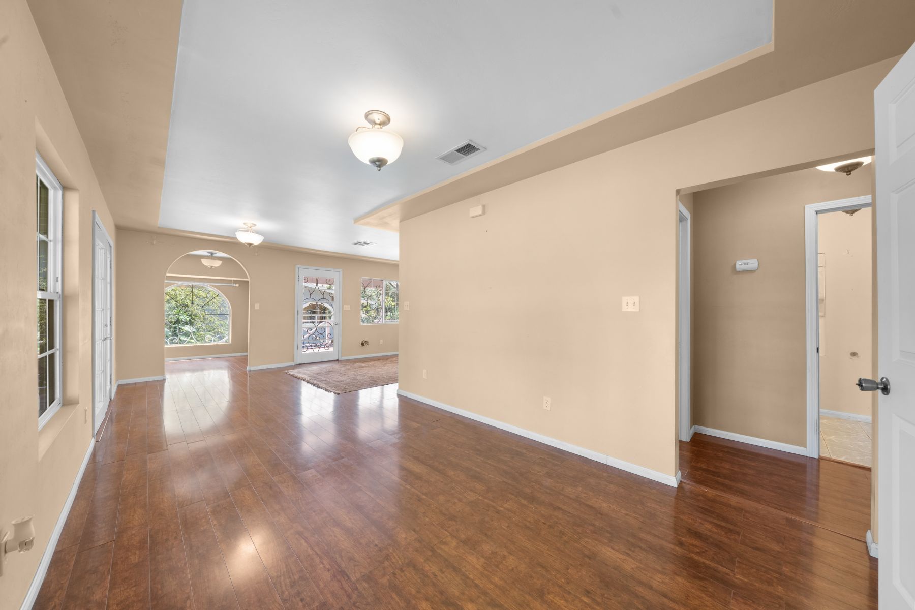 listing-img