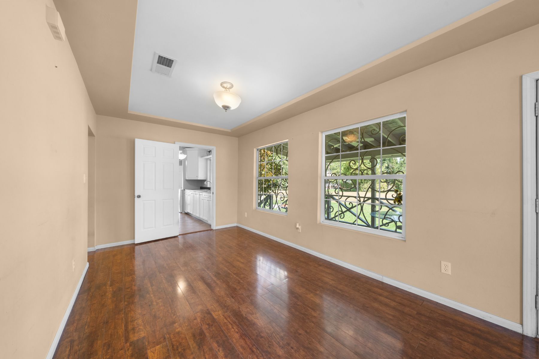 listing-img