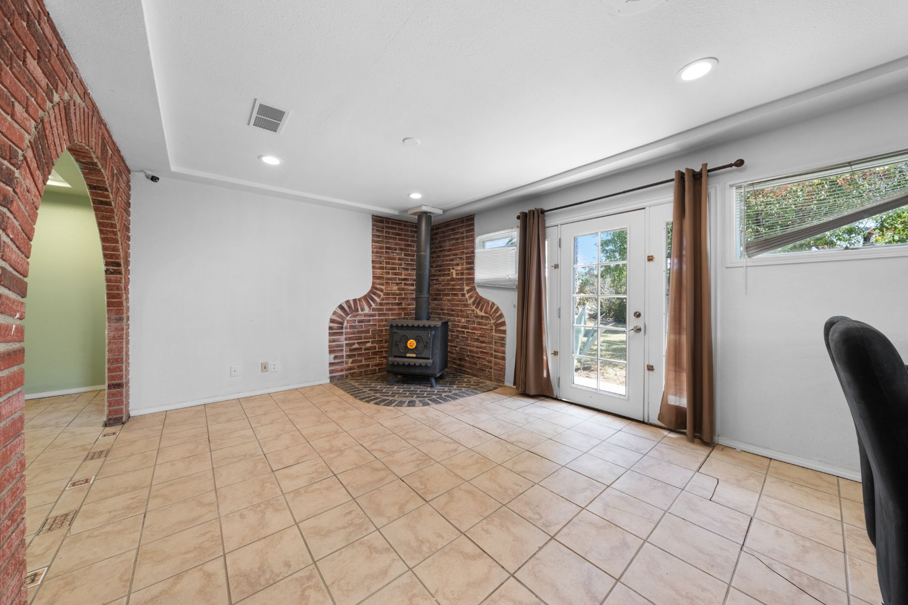 listing-img