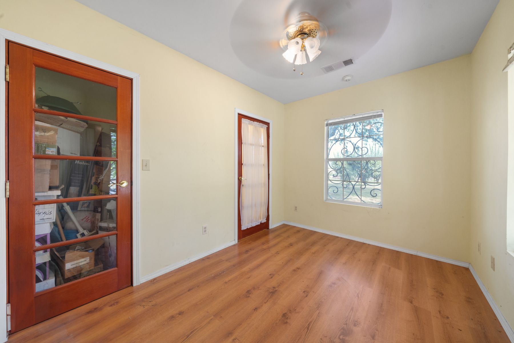 listing-img