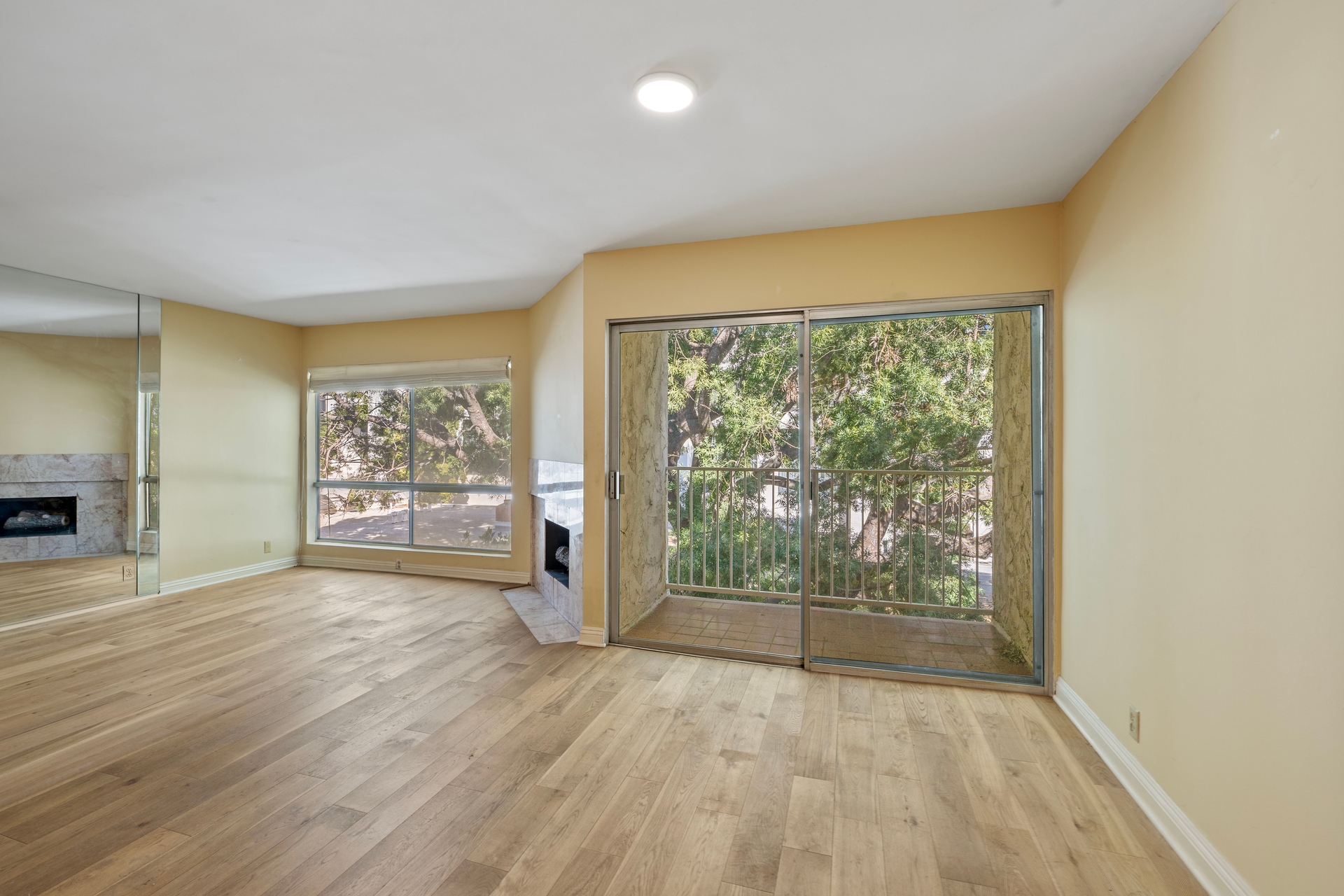 listing-img