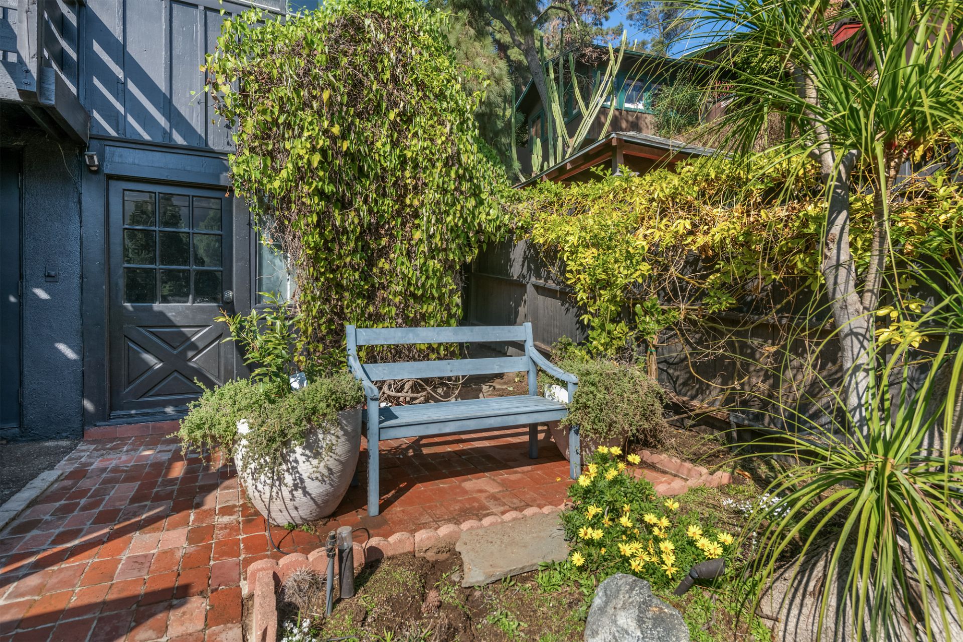 listing-img