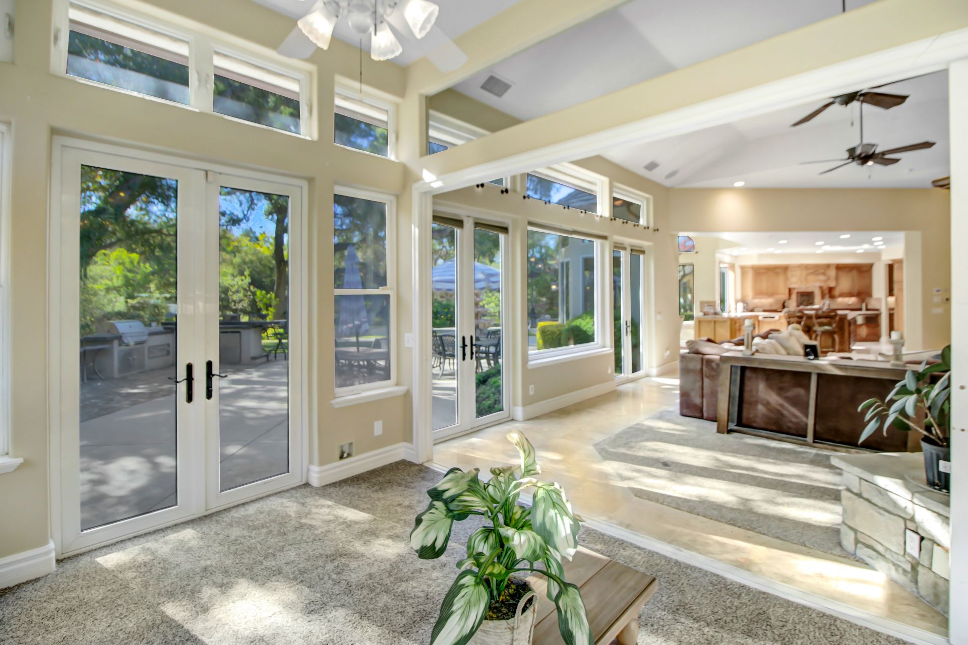listing-img