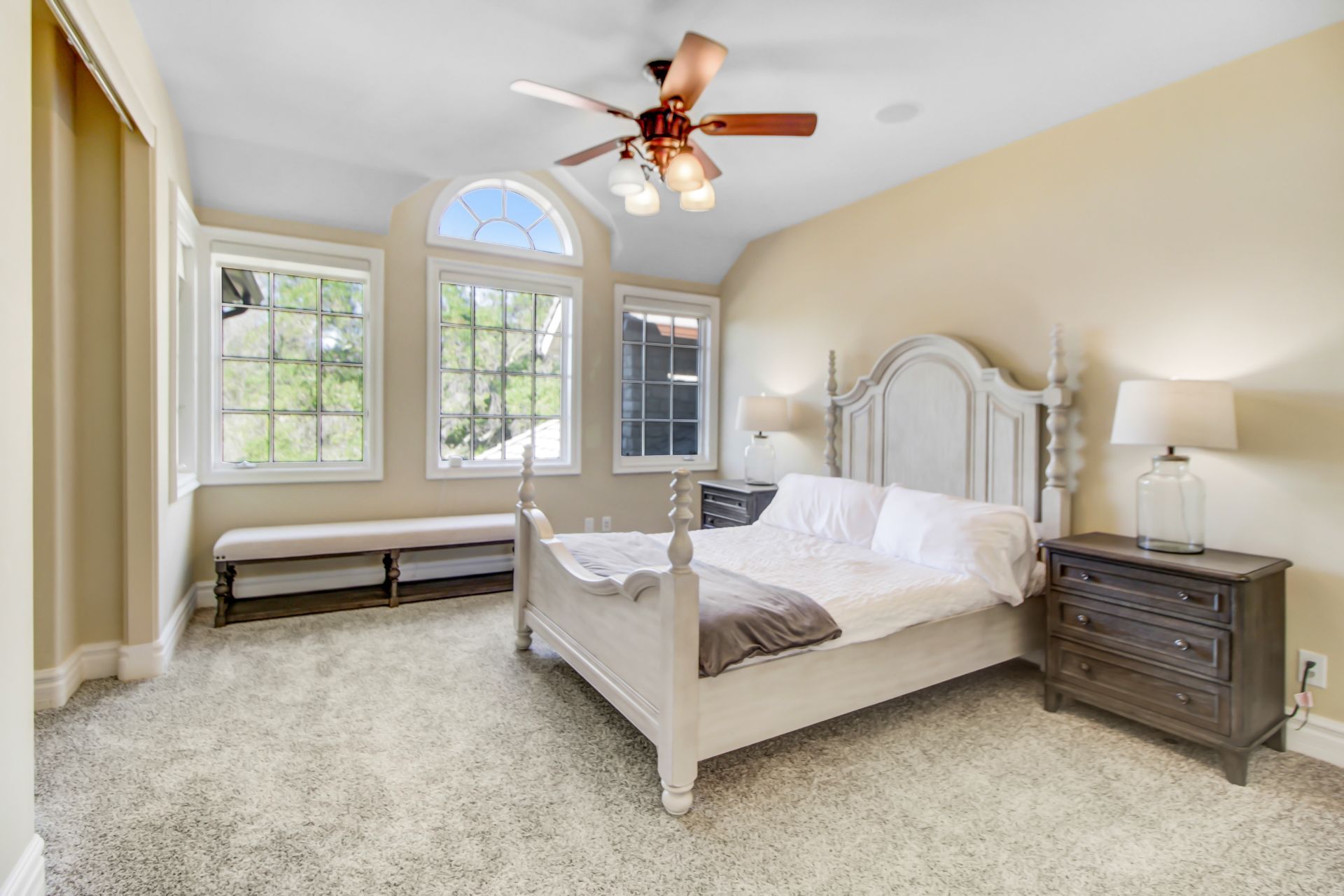 listing-img