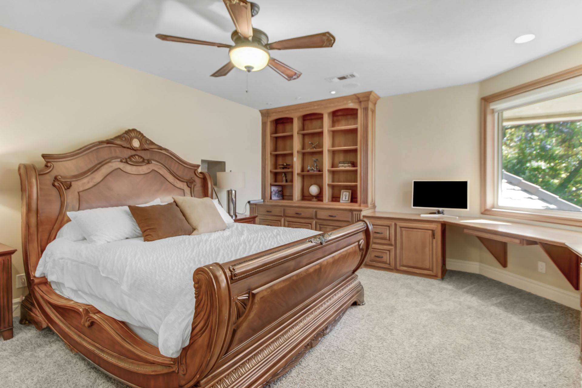 listing-img
