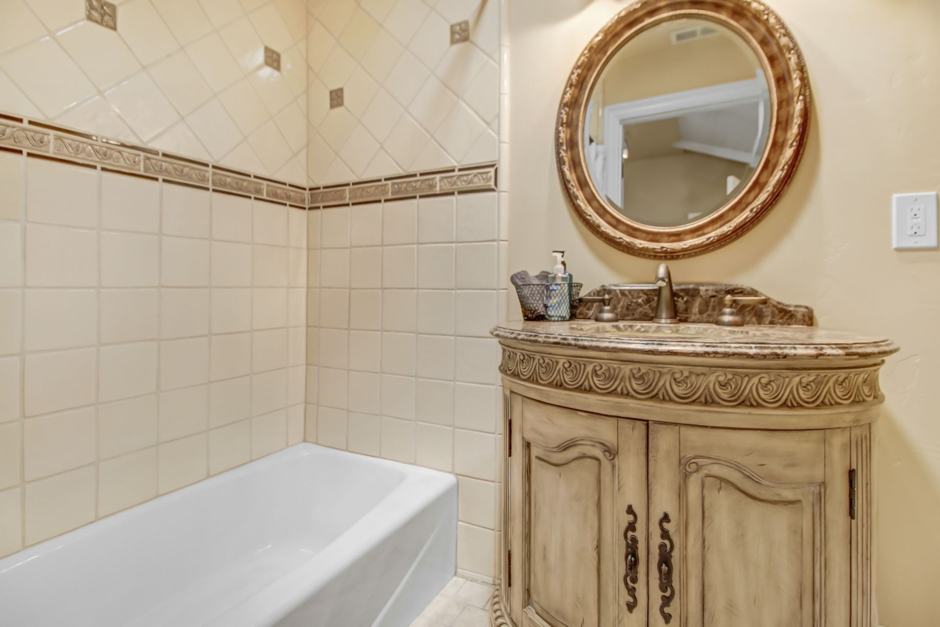 listing-img